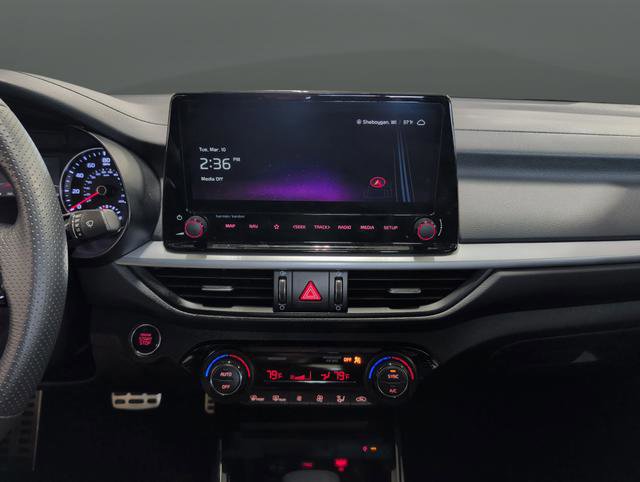 Used 2024 Kia Forte GT-Line w/ GT-Line Premium Package image 11