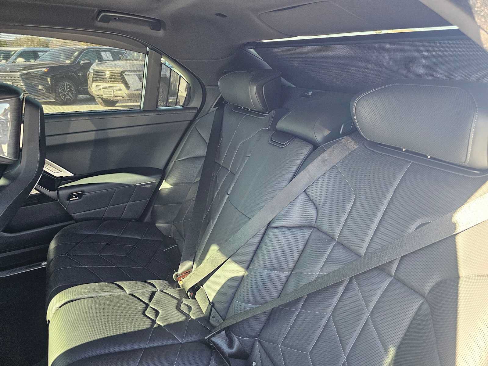 Used 2024 BMW i7 eDrive50 w/ M Sport Package RWD image 17