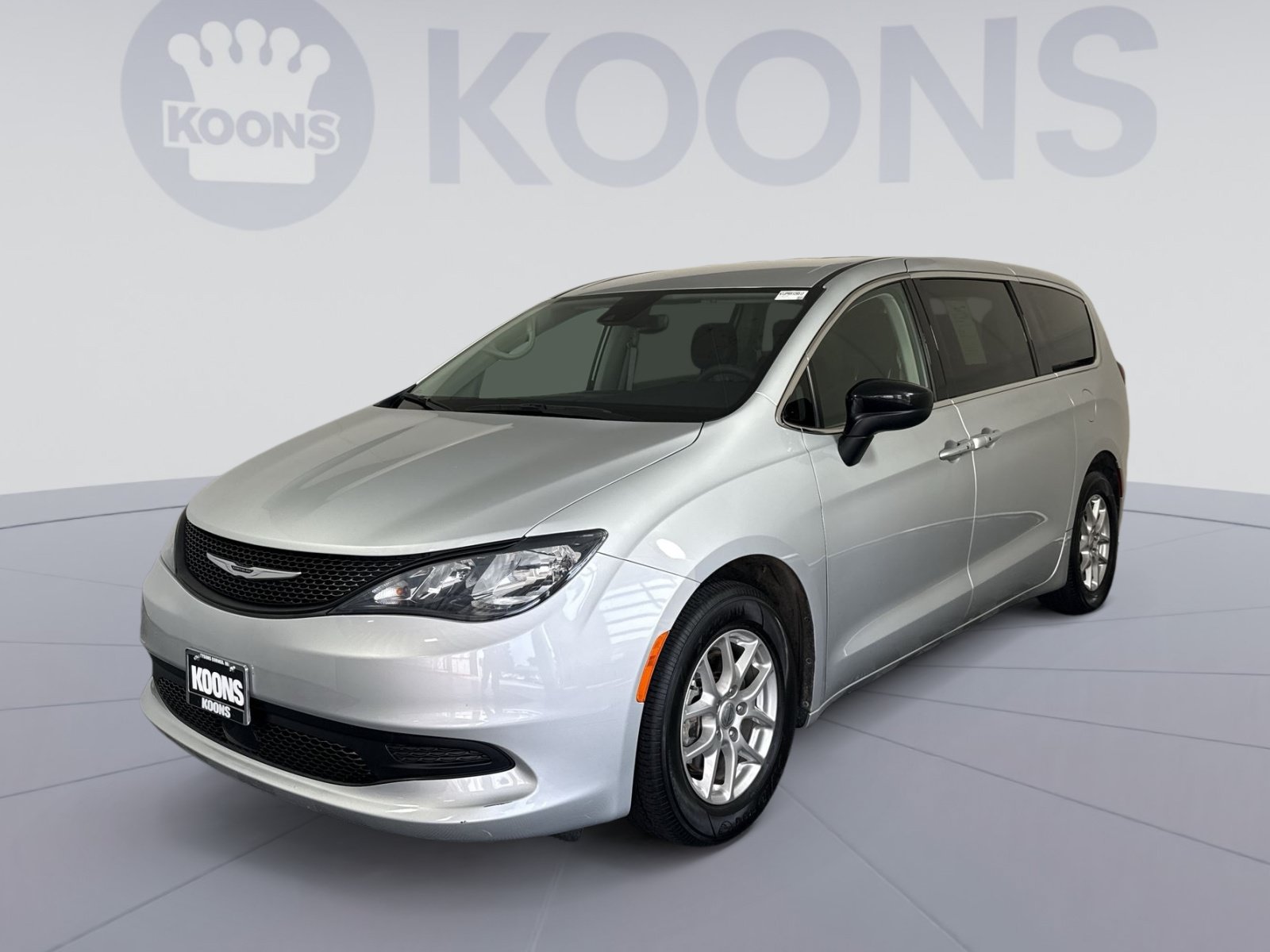 Used 2024 Chrysler Voyager LX FWD image 1