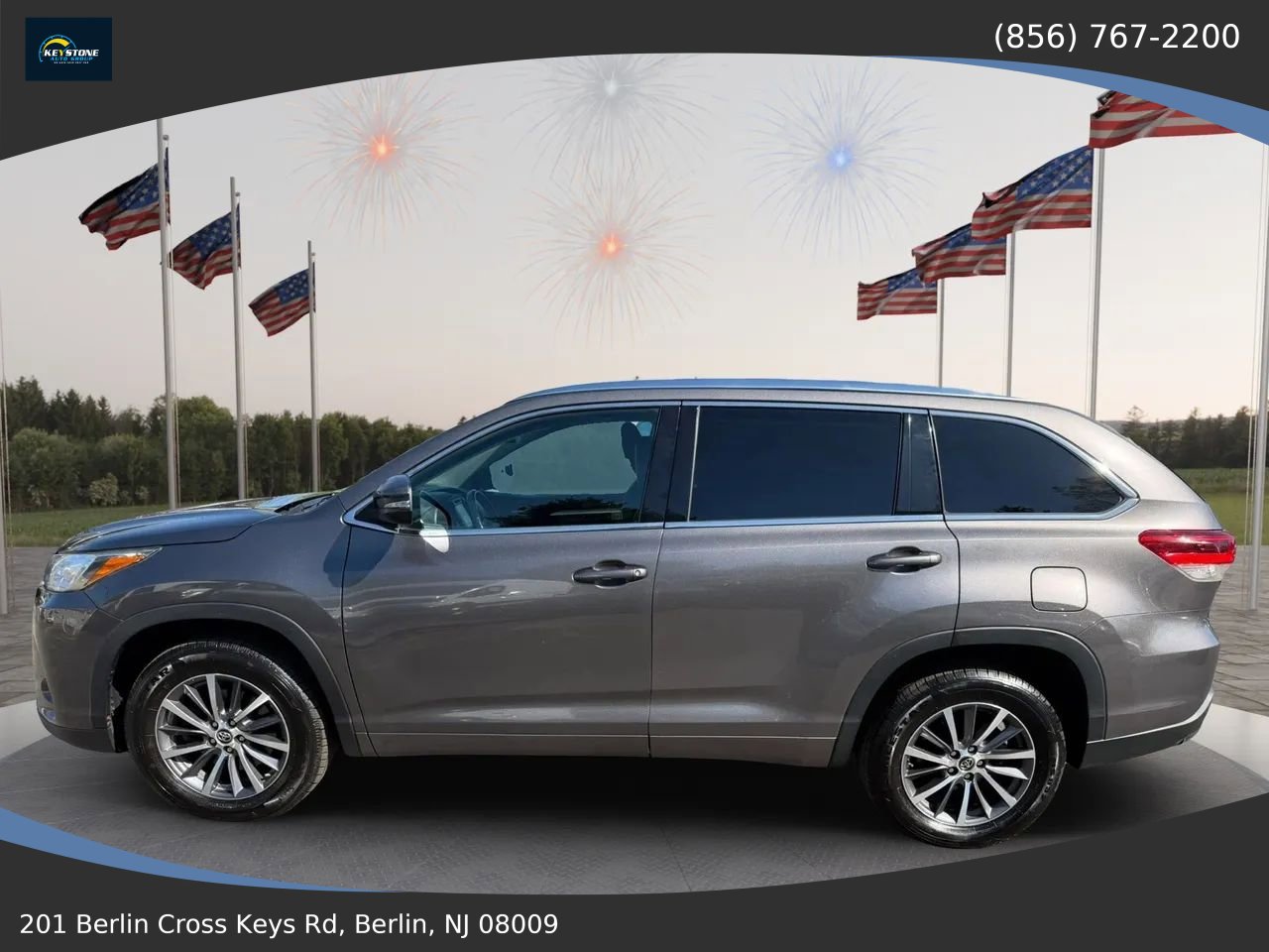 Used 2017 Toyota Highlander XLE FWD image 2
