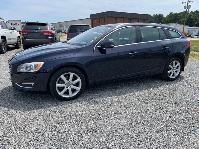 Used 2017 Volvo V60 T5 Premier w/ Convenience Package FWD image 1