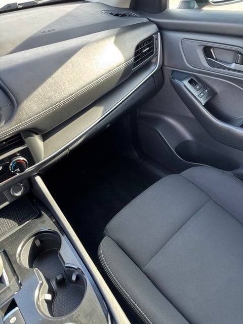 Used 2024 Nissan Rogue S AWD/4WD image 13