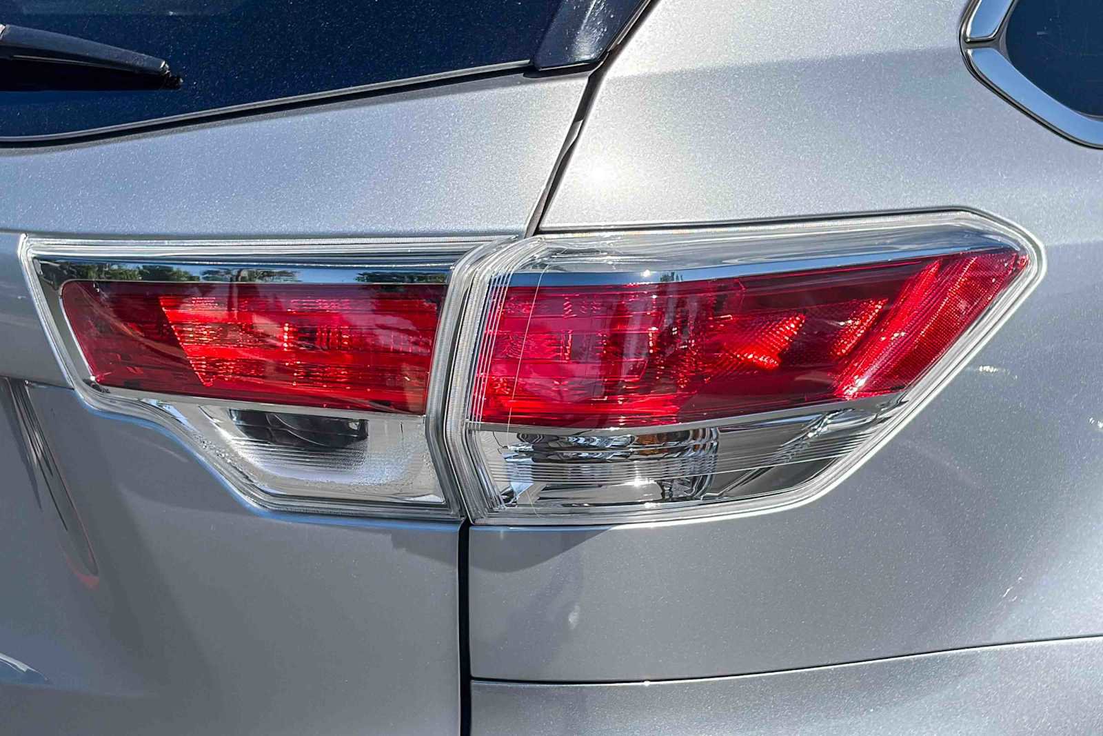 Used 2015 Toyota Highlander LE image 8