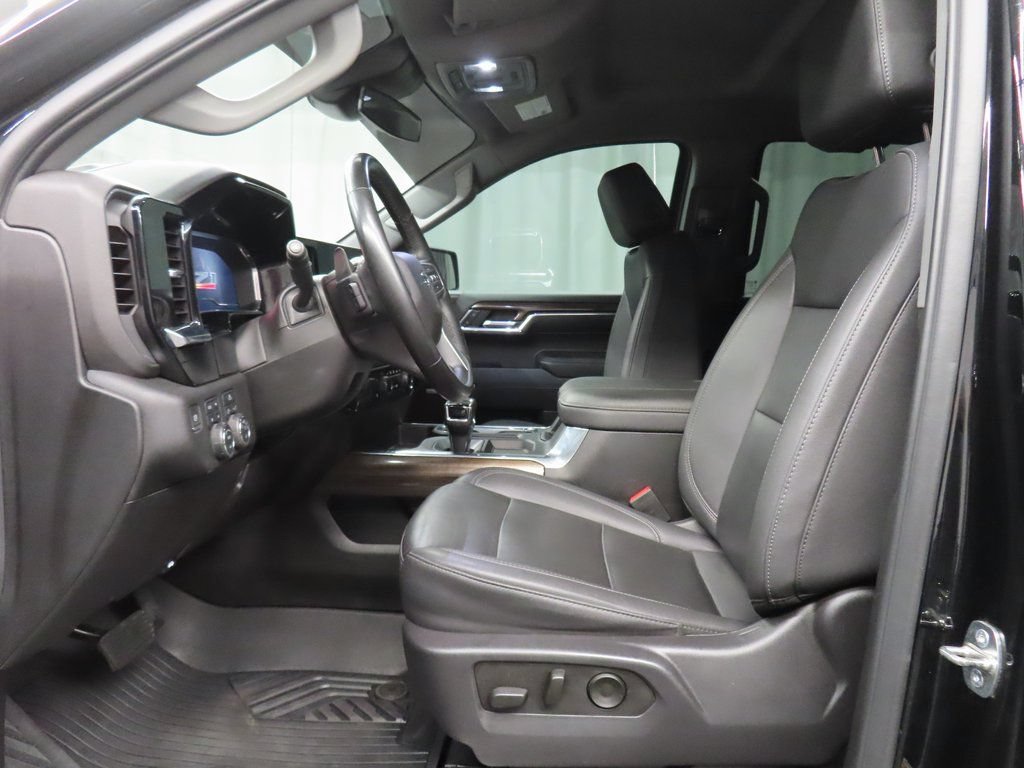 Used 2023 Chevrolet Silverado 1500 RST w/ Convenience Package II AWD/4WD image 9