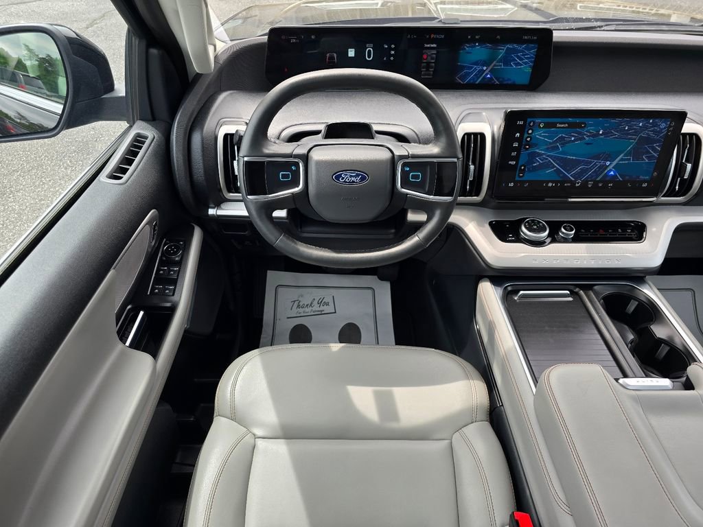 Used 2025 Ford Expedition Active RWD image 15