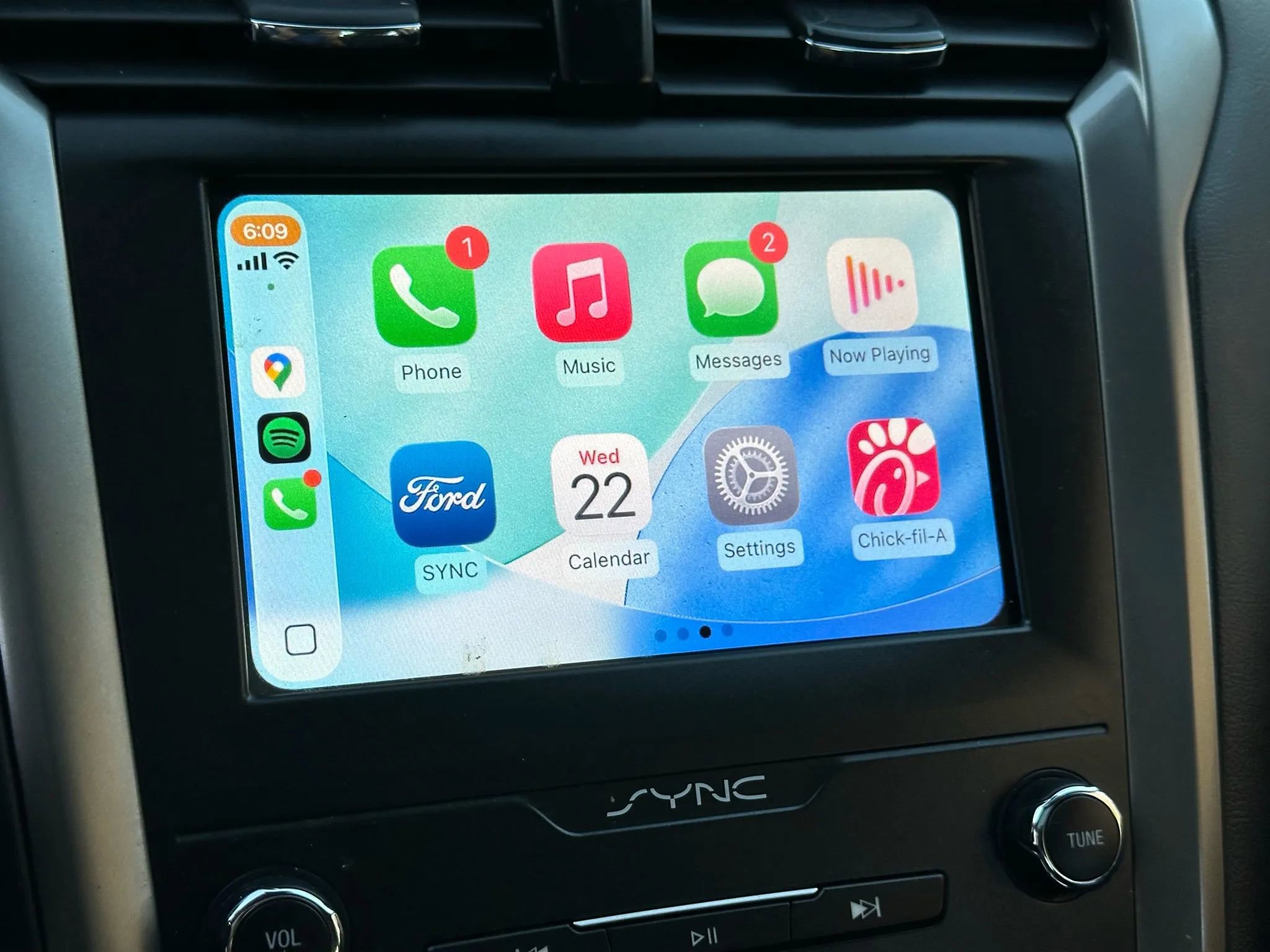 Used 2020 Ford Fusion SE image 35