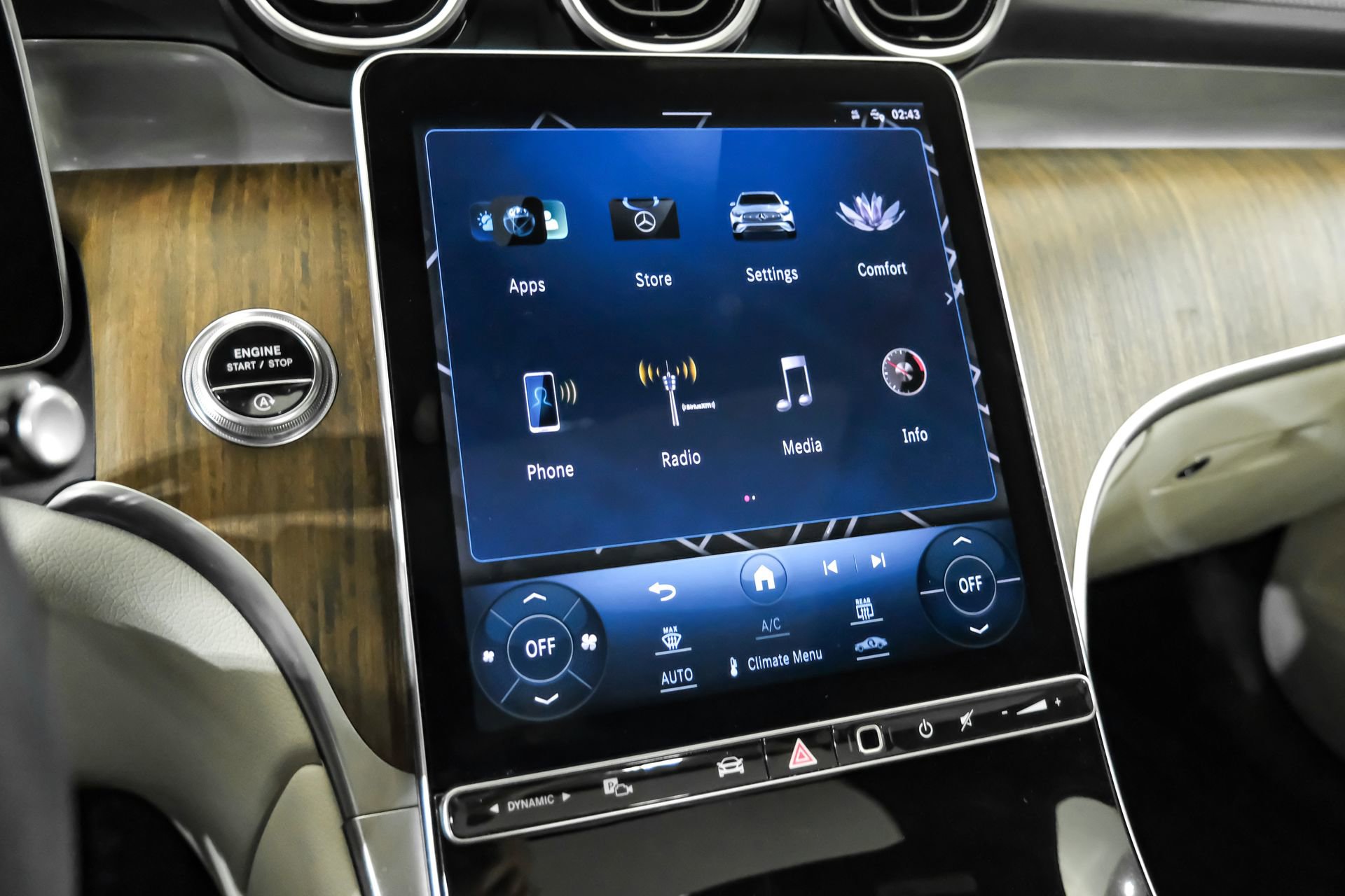 Used 2024 Mercedes-Benz GLC 300 image 30