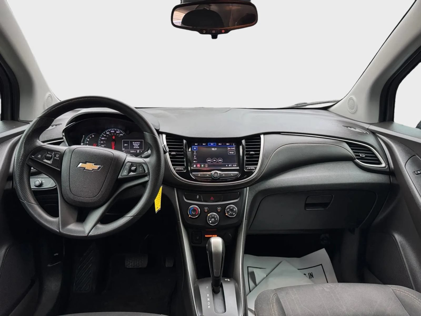 Used 2018 Chevrolet Trax LT w/ LPO, Cargo Package FWD image 9
