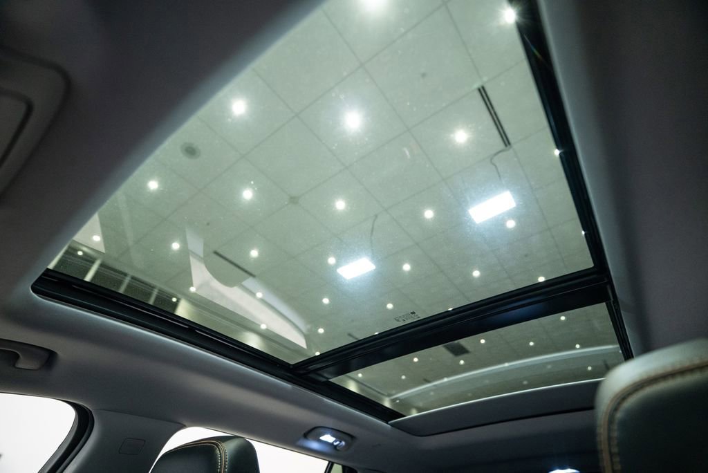 Used 2024 GMC Terrain AT4 w/ Infotainment Package II image 33