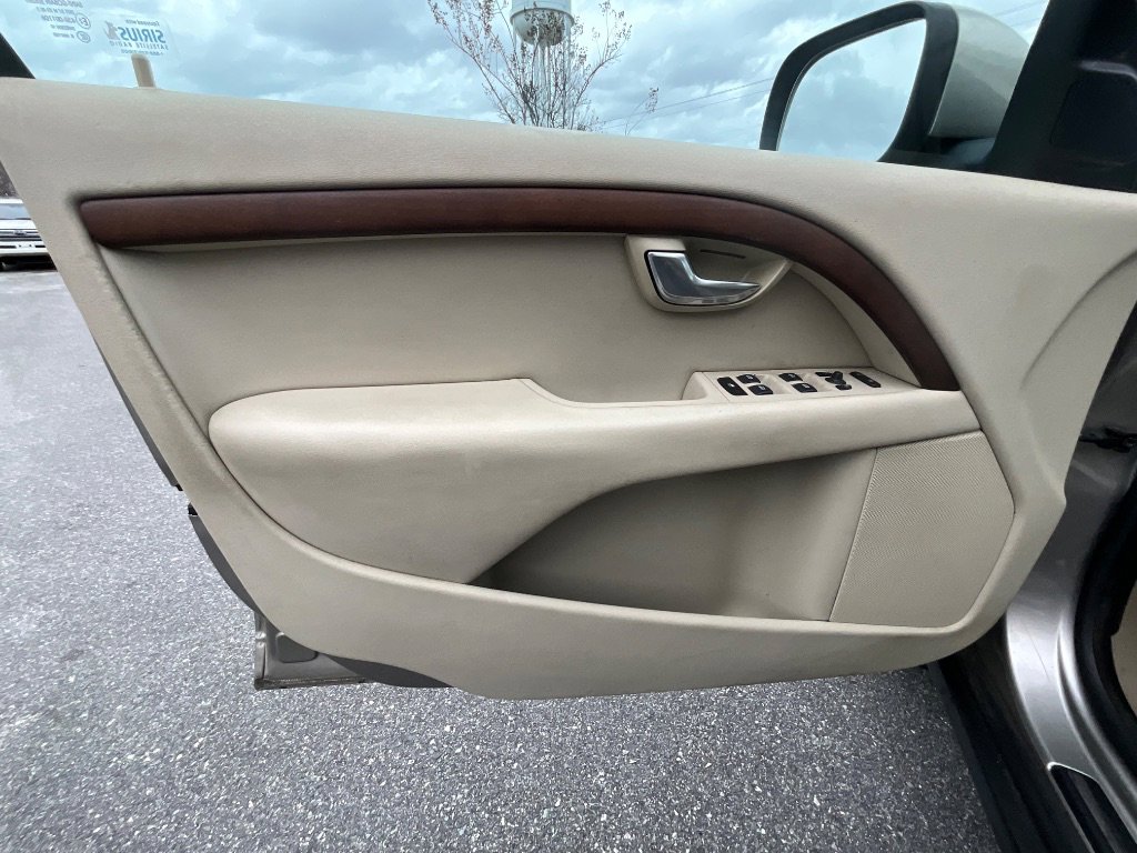 Used 2011 Volvo XC70 3.2 FWD image 14