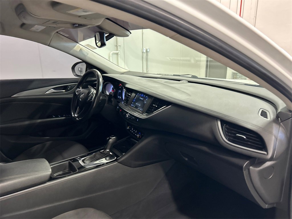 Used 2019 Buick Regal Preferred image 34