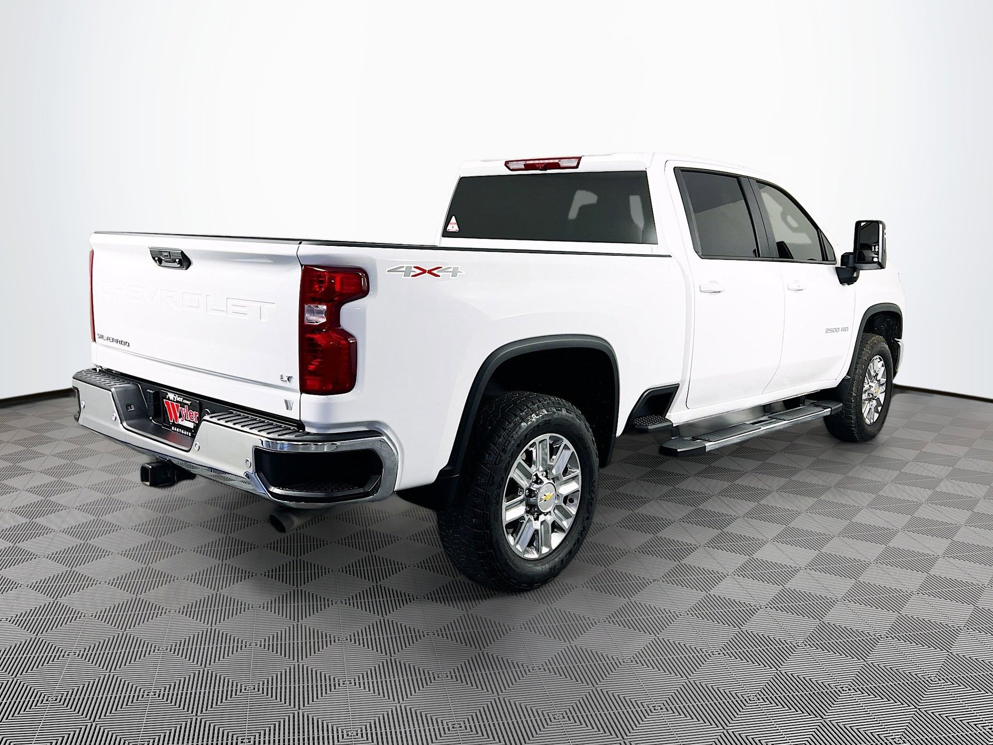 Used 2025 Chevrolet Silverado 2500 LT w/ Safety Package image 30