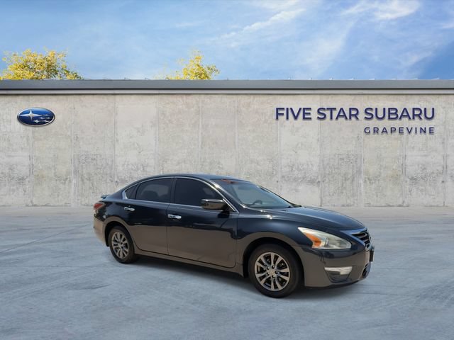 Used 2015 Nissan Altima 2.5 S w/ Sport Value Package FWD image 2
