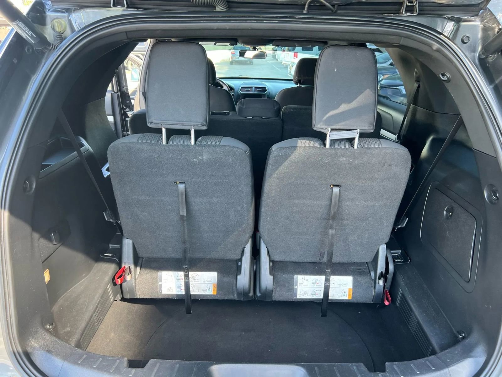 Used 2017 Ford Explorer XLT w/ Equipment Group 201A FWD image 14