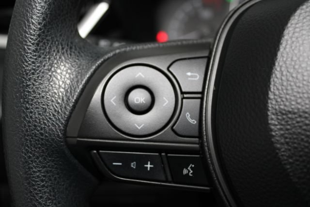 Used 2020 Toyota Corolla LE FWD image 18