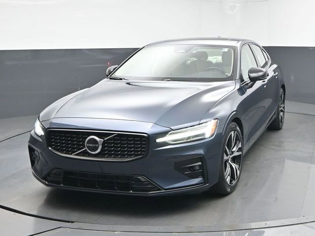 Used 2024 Volvo S60 B5 Core w/ Climate Package image 3