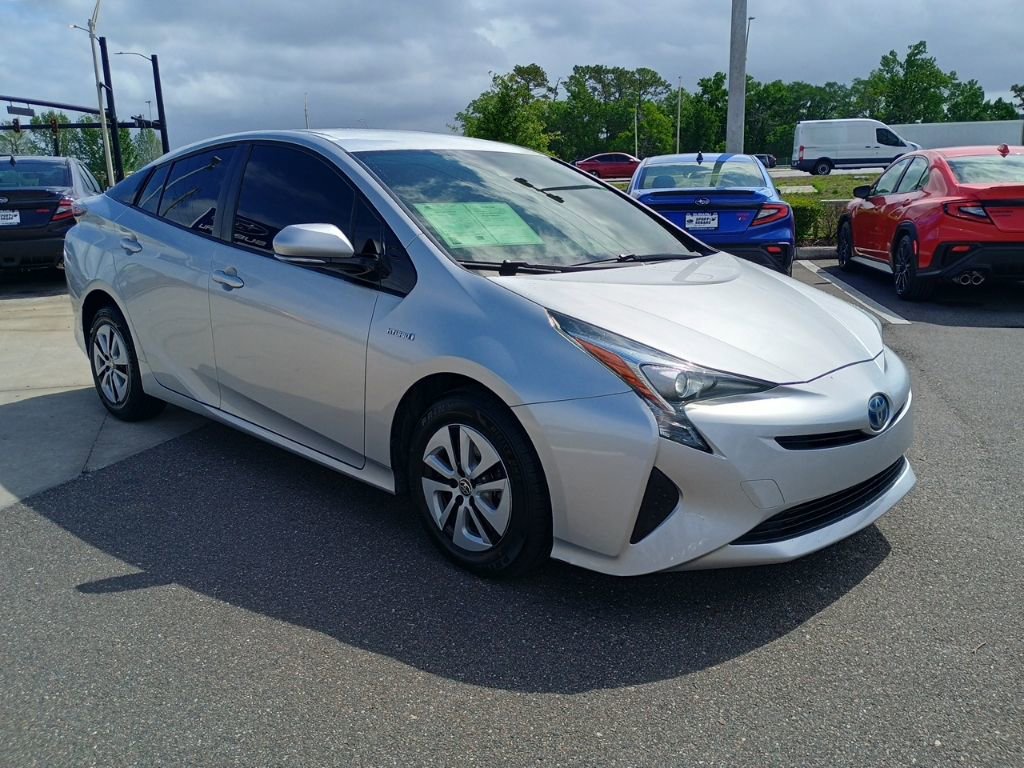 Used 2018 Toyota Prius Two FWD image 3