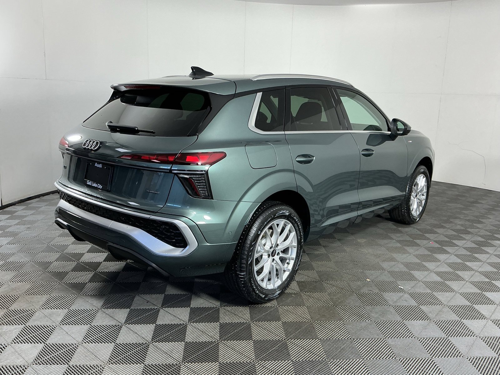 New 2026 Audi Q3 quattro 2.0T AWD/4WD image 8