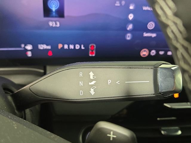 Used 2025 Buick Enclave Preferred w/ Power Package image 21