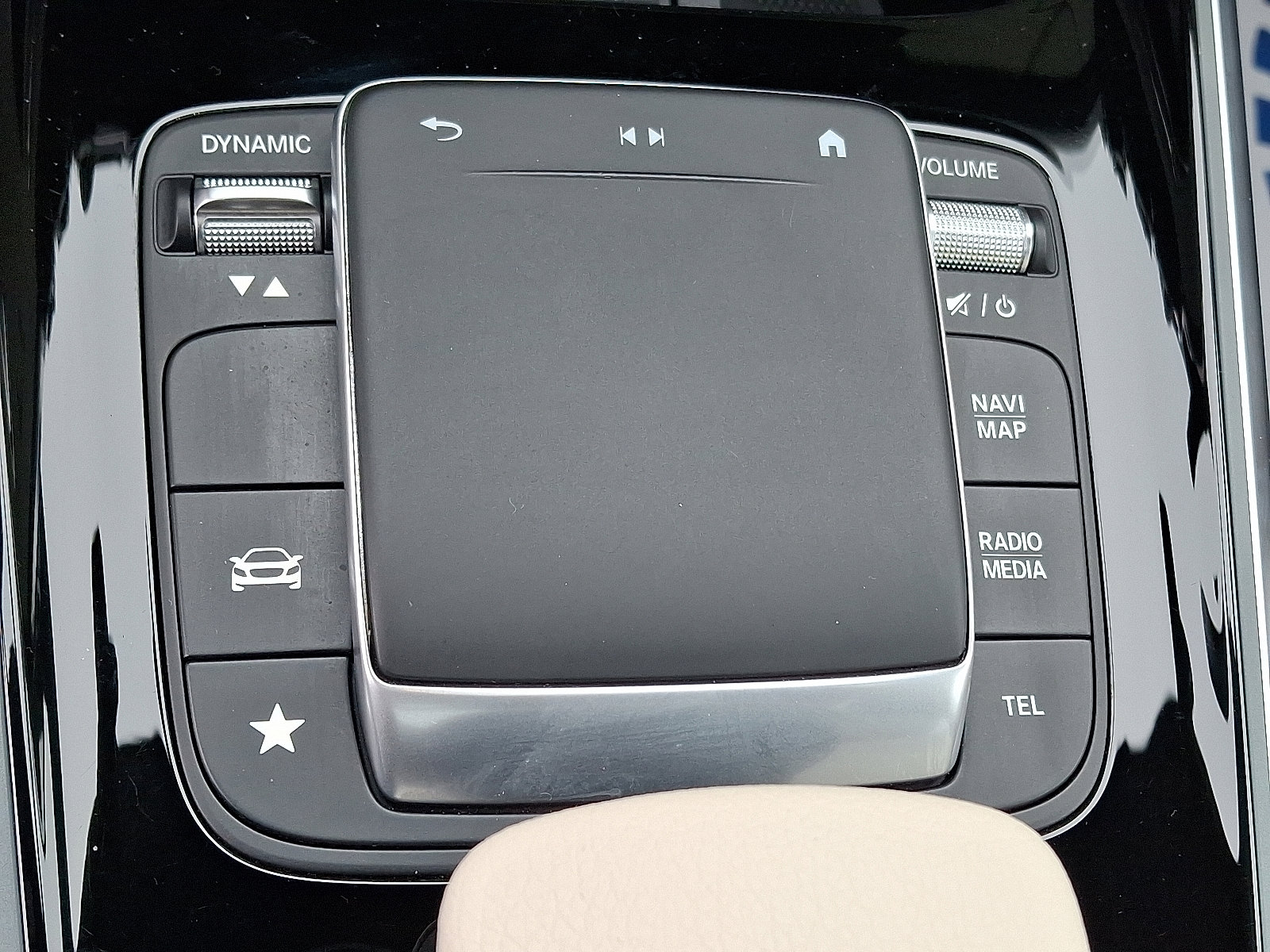 Certified 2023 Mercedes-Benz GLB 250 4MATIC image 24