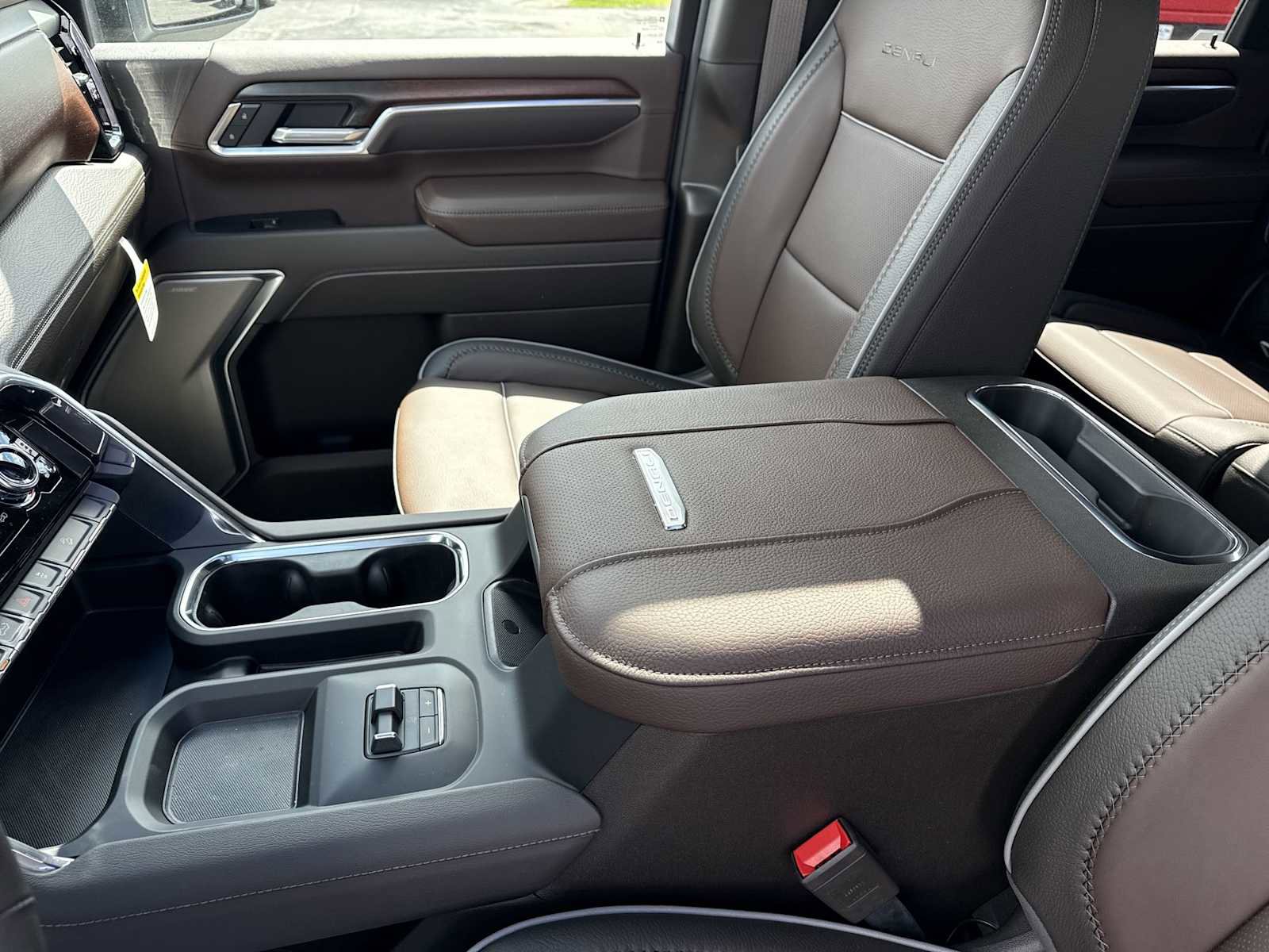 New 2026 GMC Sierra 2500 Denali w/ Denali Reserve Package AWD/4WD image 22