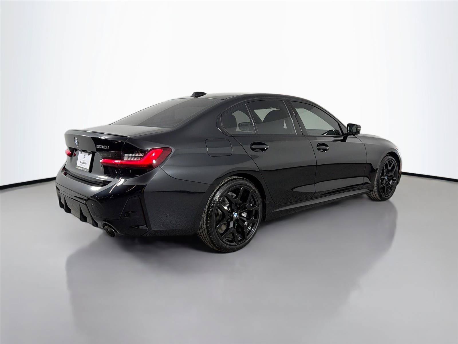New 2026 BMW 330i Sedan w/ M Sport Package RWD image 5
