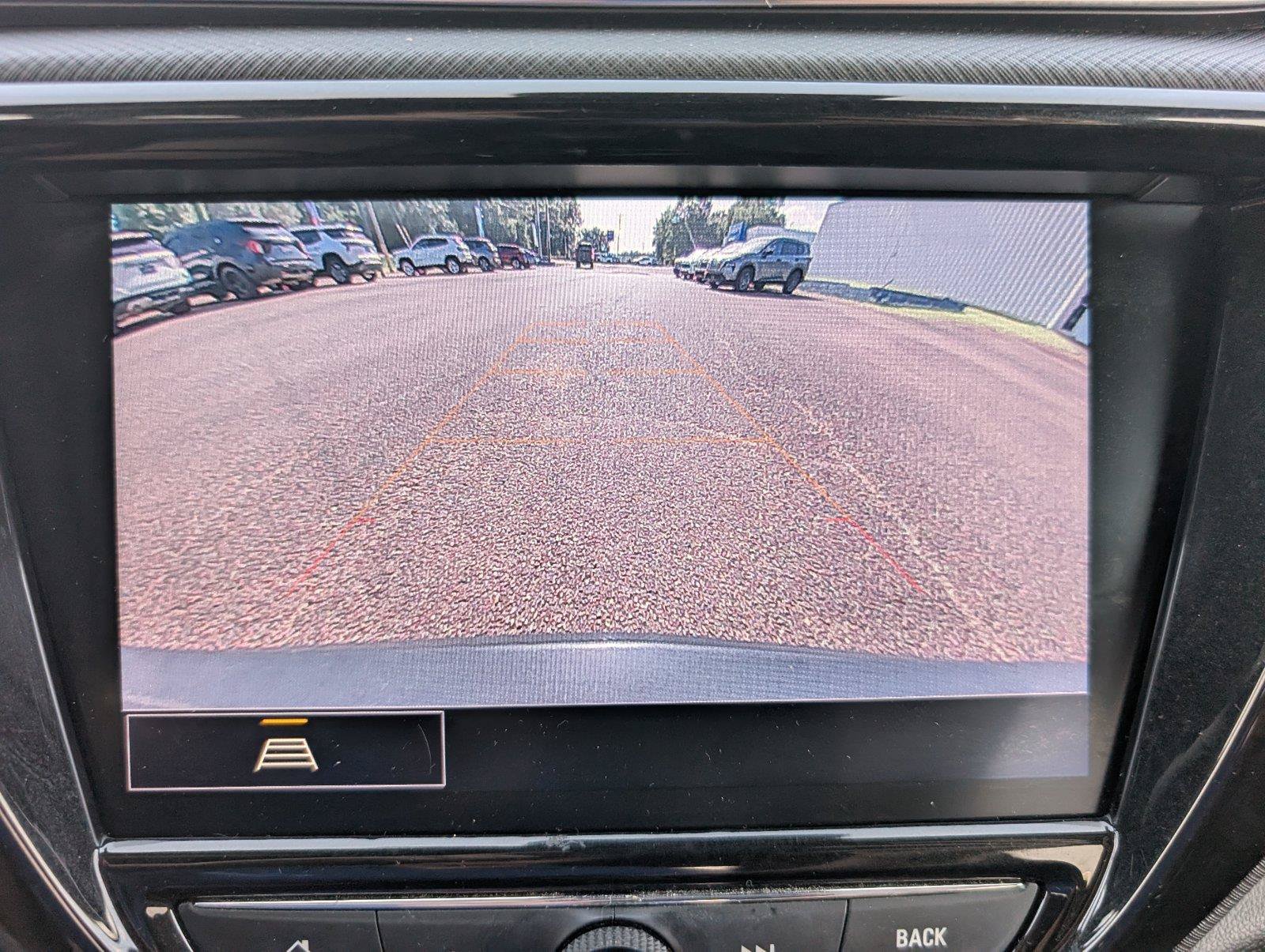 Used 2022 Chevrolet TrailBlazer RS w/ Sun and Liftgate Package FWD image 16