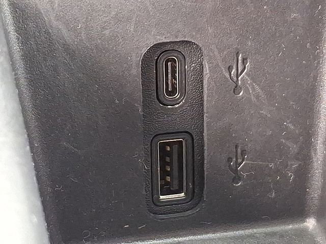 Used 2024 GMC Acadia Elevation image 25