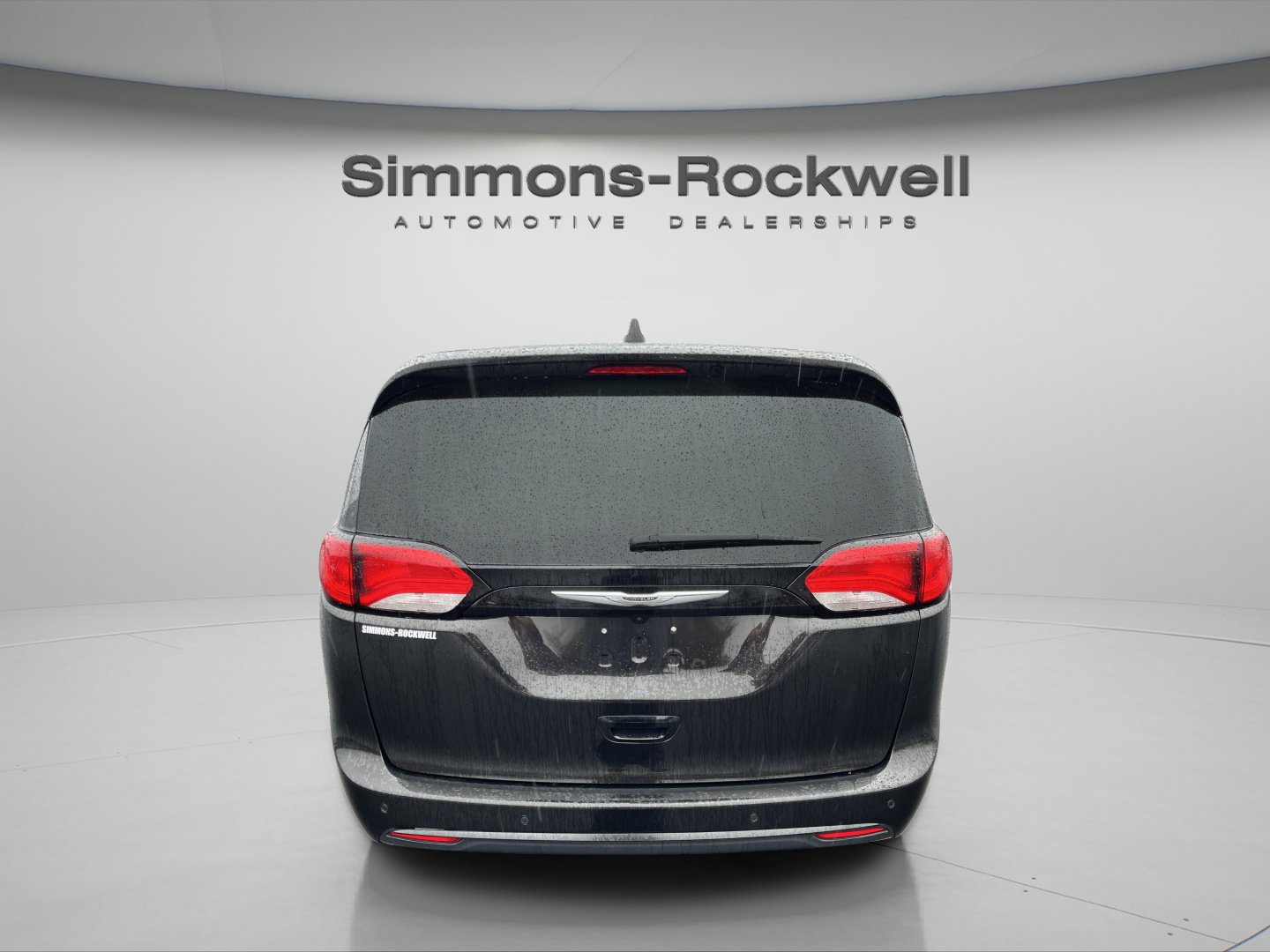 Used 2025 Chrysler Voyager LX image 6