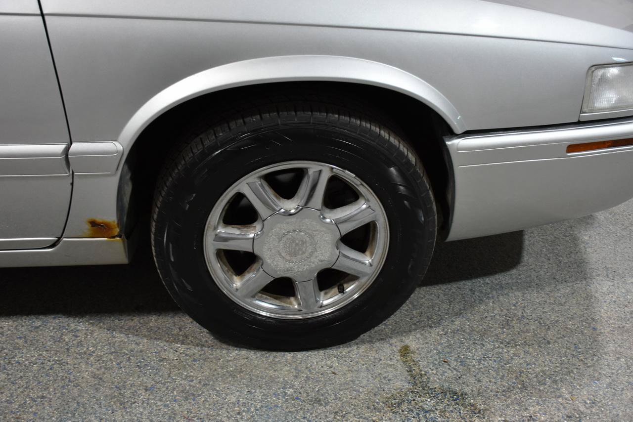 Used 2001 Cadillac Eldorado Touring FWD image 20