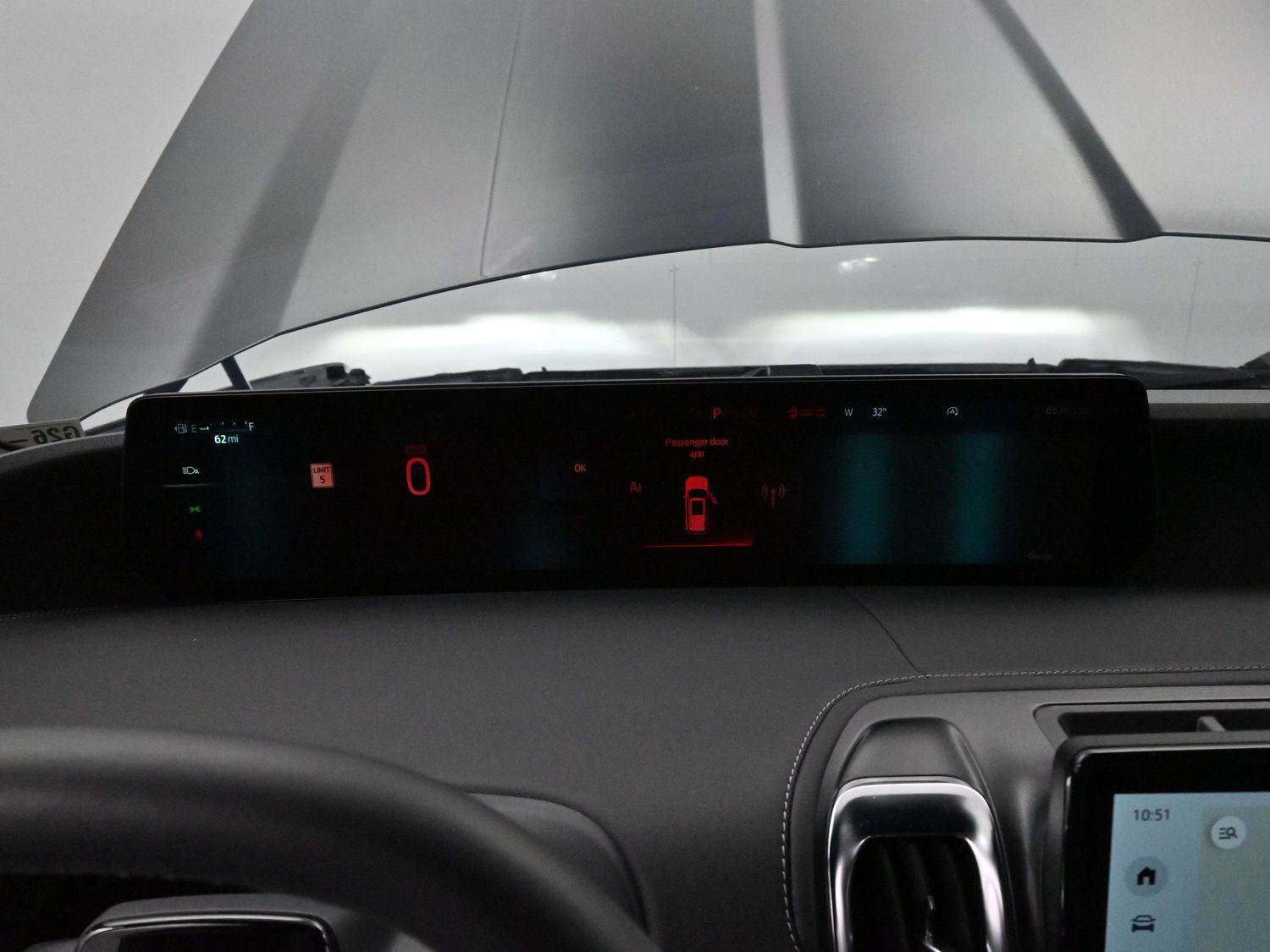 Used 2025 Ford Expedition Platinum w/ Stealth Performance Package image 26