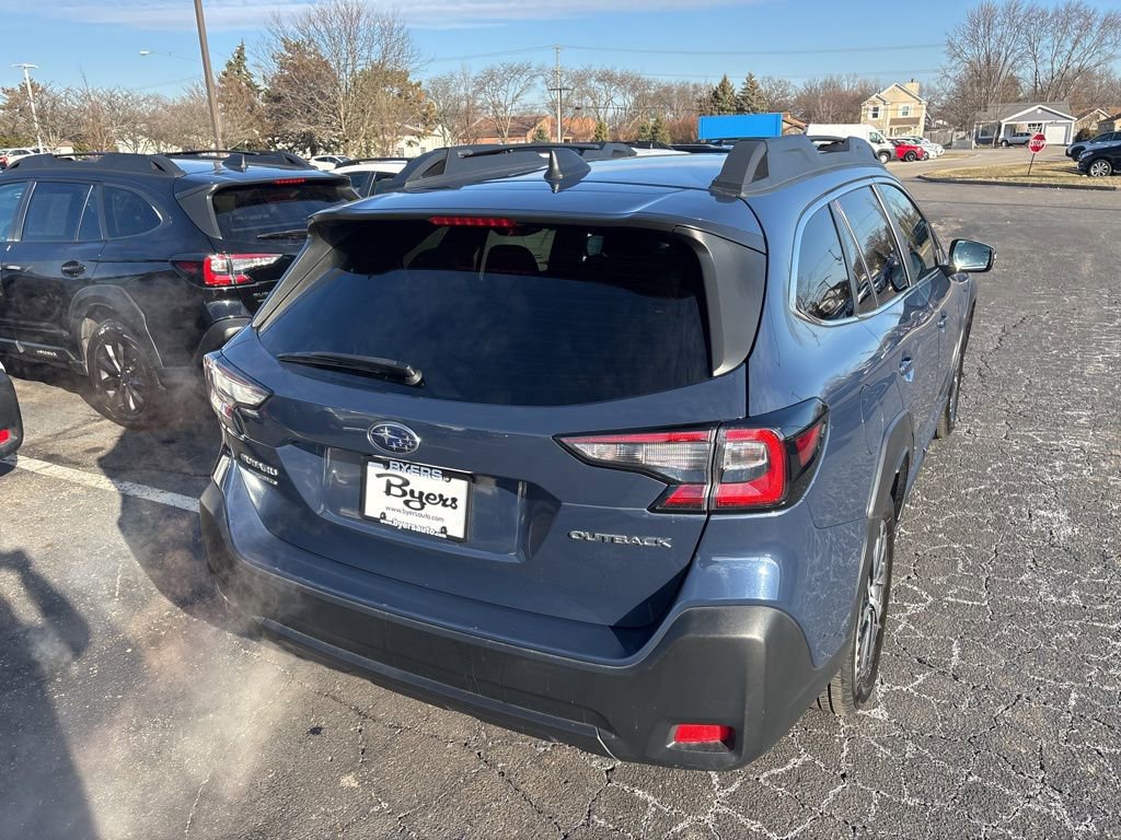 Used 2023 Subaru Outback Premium image 3