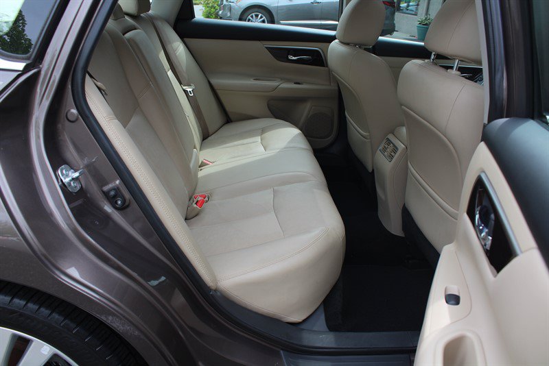 Used 2015 Nissan Altima 3.5 SL FWD image 24