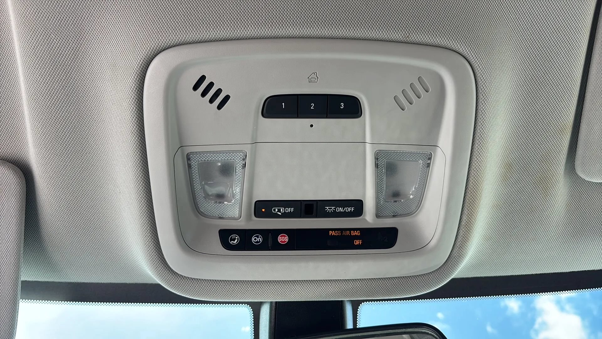 Used 2019 Chevrolet Traverse LT FWD image 27