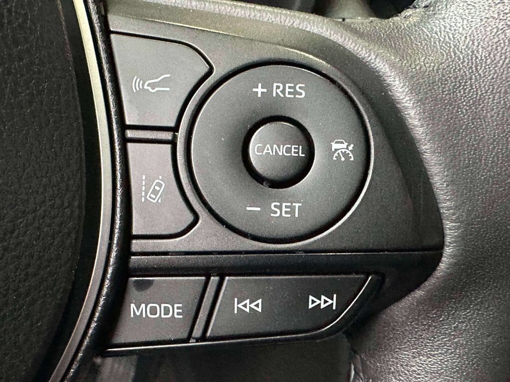 Used 2023 Toyota RAV4 XLE Premium AWD/4WD image 21