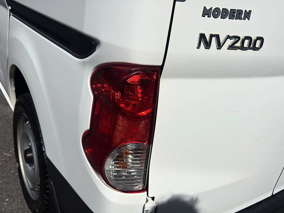 Used 2021 Nissan NV200 S FWD image 16