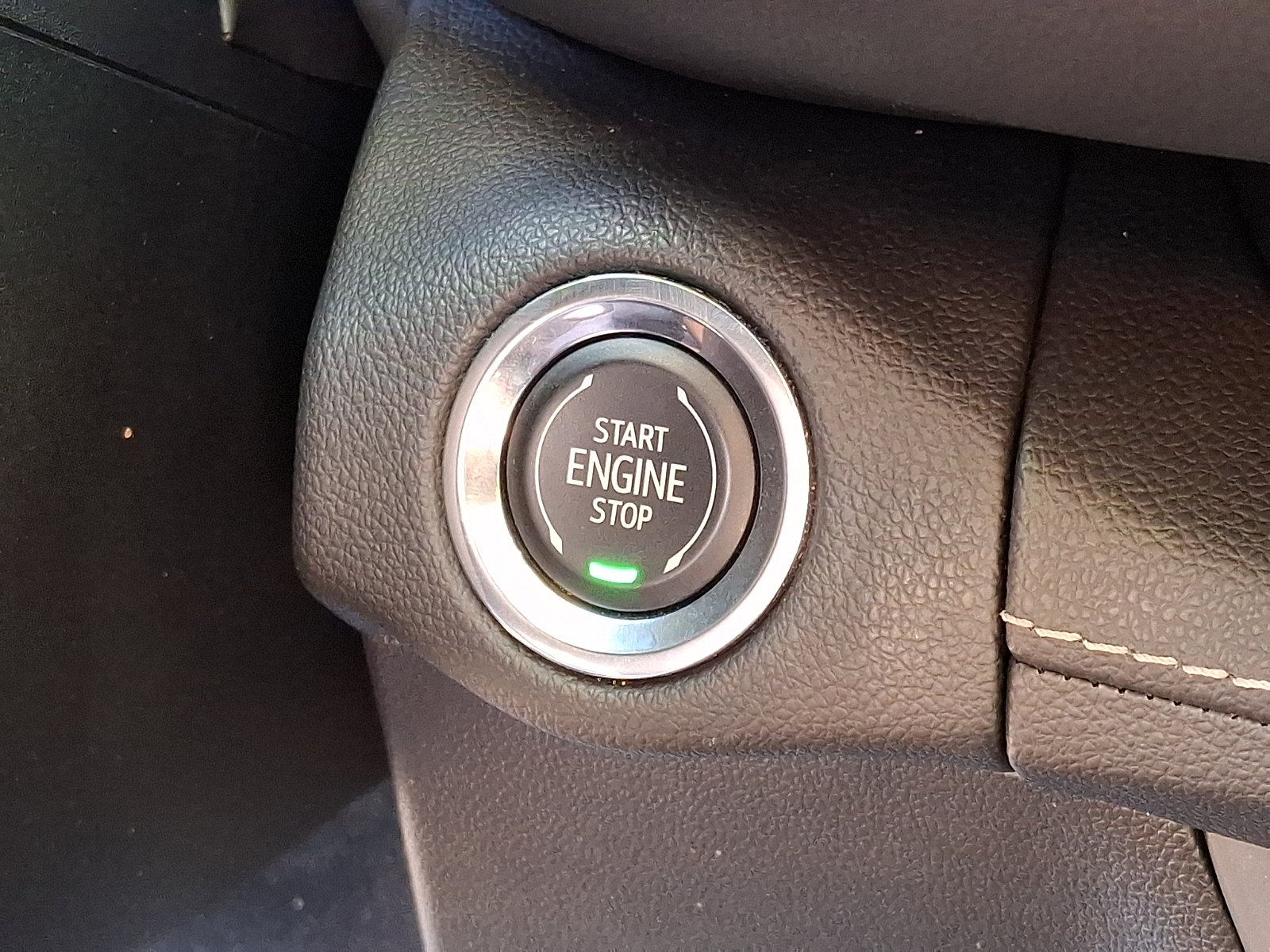 Certified 2022 Buick Envision Essence w/ Technology Package I FWD image 27
