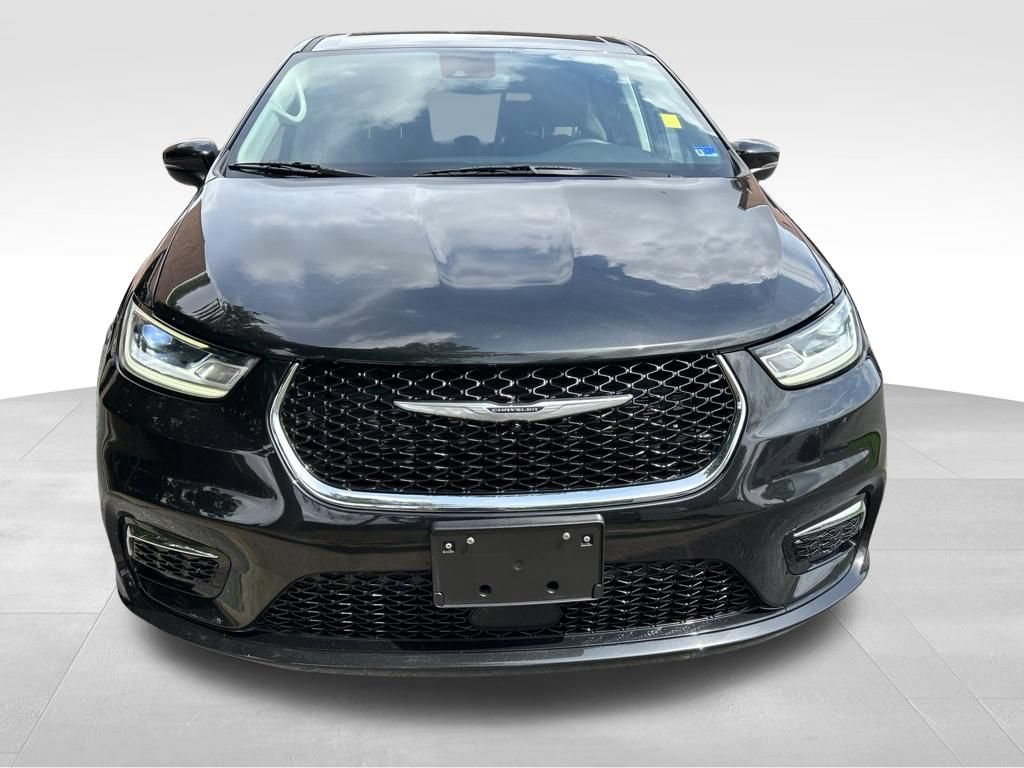 Used 2023 Chrysler Pacifica Touring-L FWD image 9