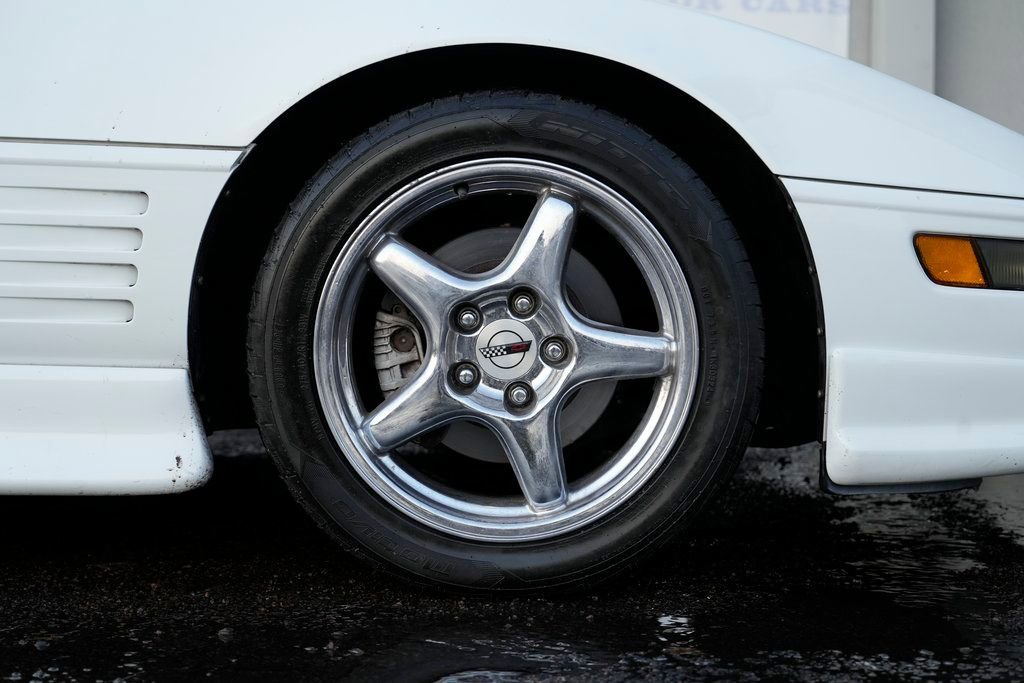 Used 1992 Chevrolet Corvette Convertible image 12