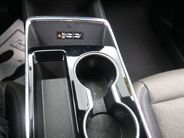 Used 2025 Chevrolet Equinox LT w/ Convenience Package II image 11