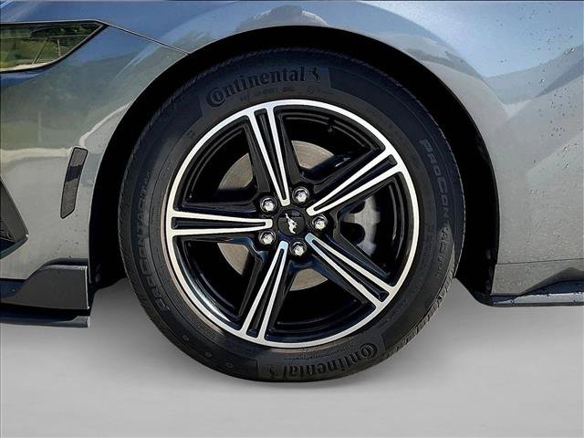 Used 2025 Ford Mustang Coupe RWD image 10