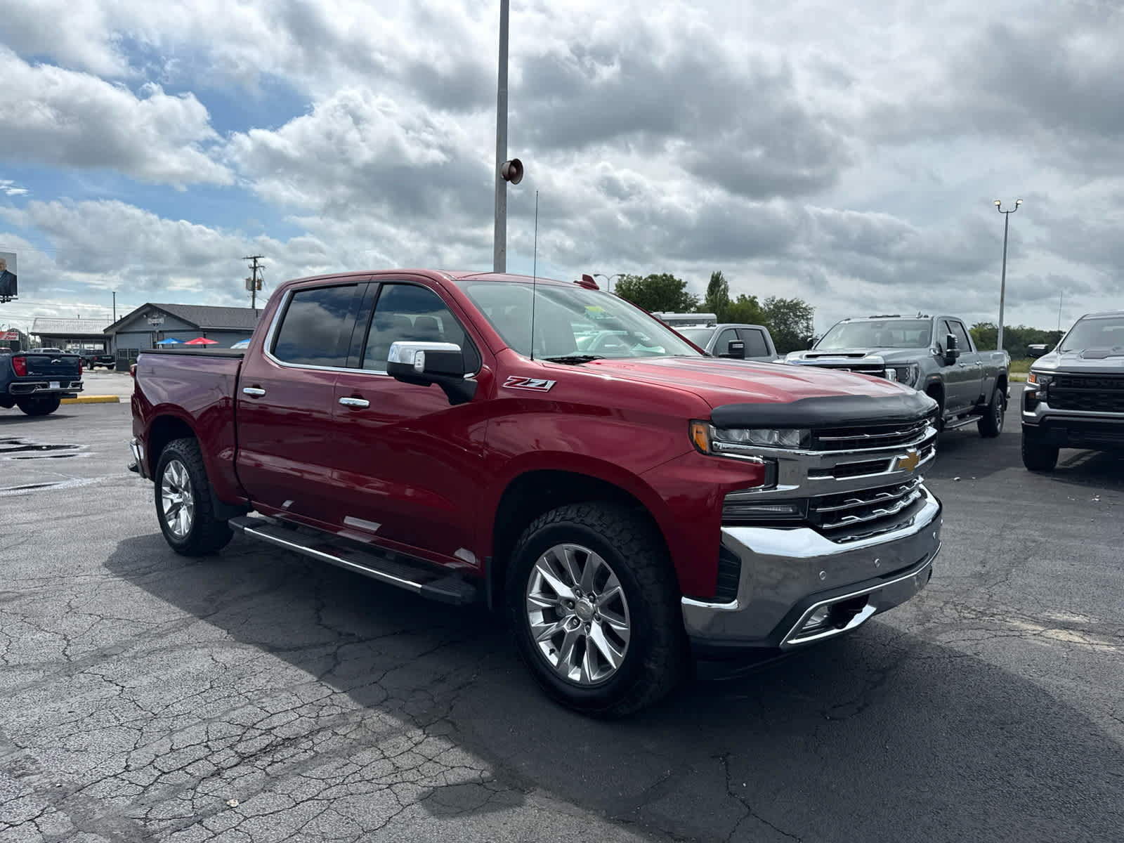 Certified 2021 Chevrolet Silverado 1500 LTZ w/ Z71 Off-Road Package AWD/4WD image 7