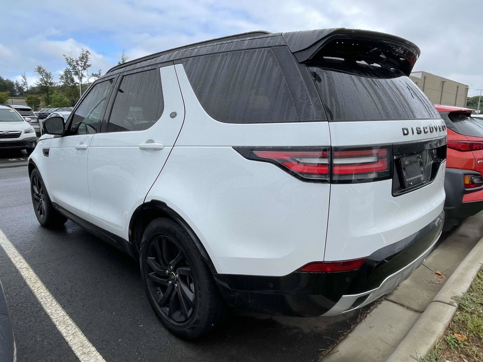 Used 2020 Land Rover Discovery Landmark AWD/4WD image 3