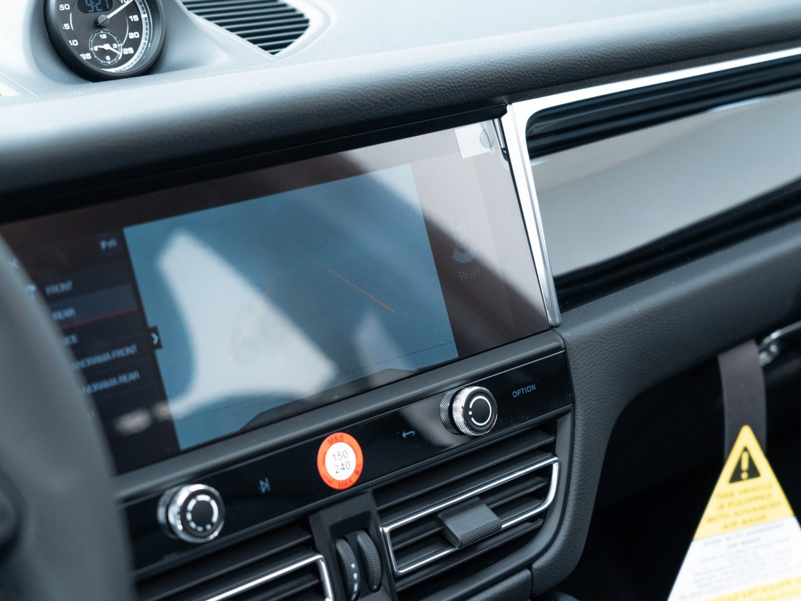 New 2026 Porsche Macan image 26