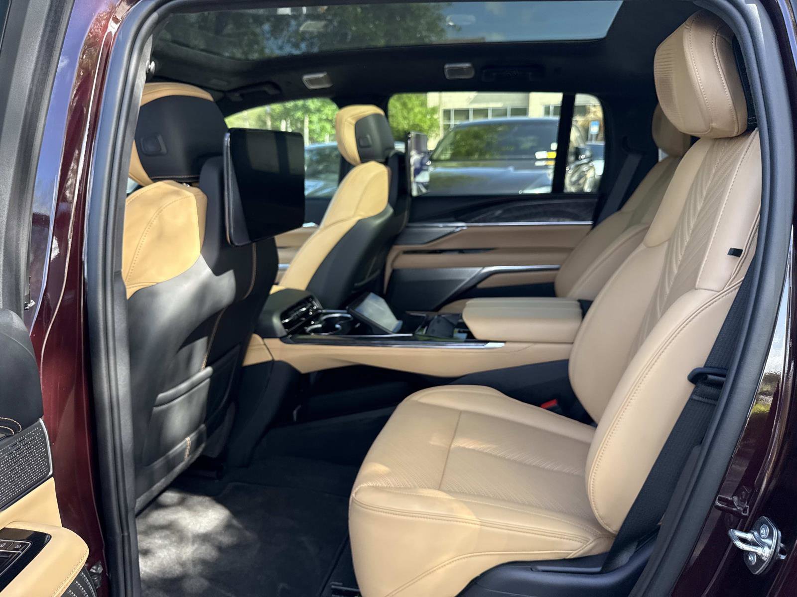 Used 2025 Cadillac Escalade IQ Sport 2 image 15