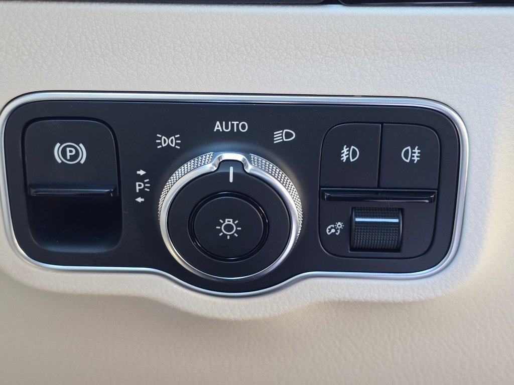 New 2026 Mercedes-Benz GLA 250 4MATIC image 38