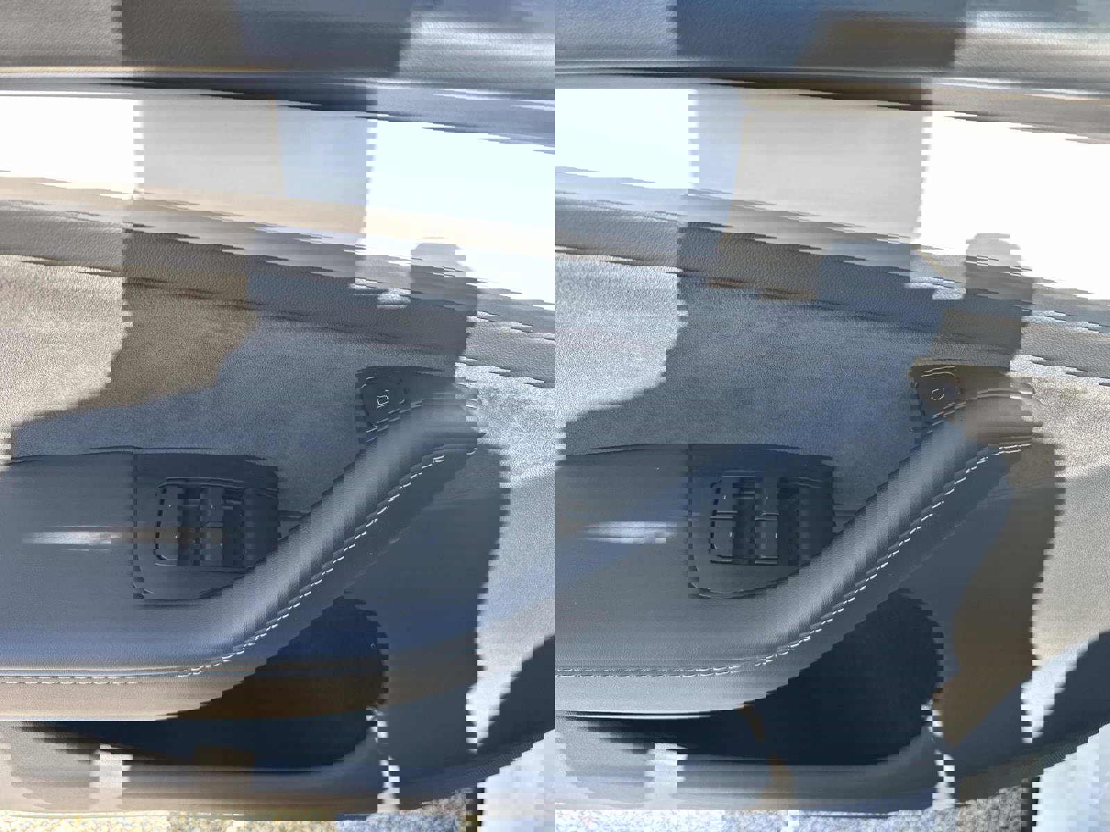 Used 2024 Tesla Model Y Long Range image 17