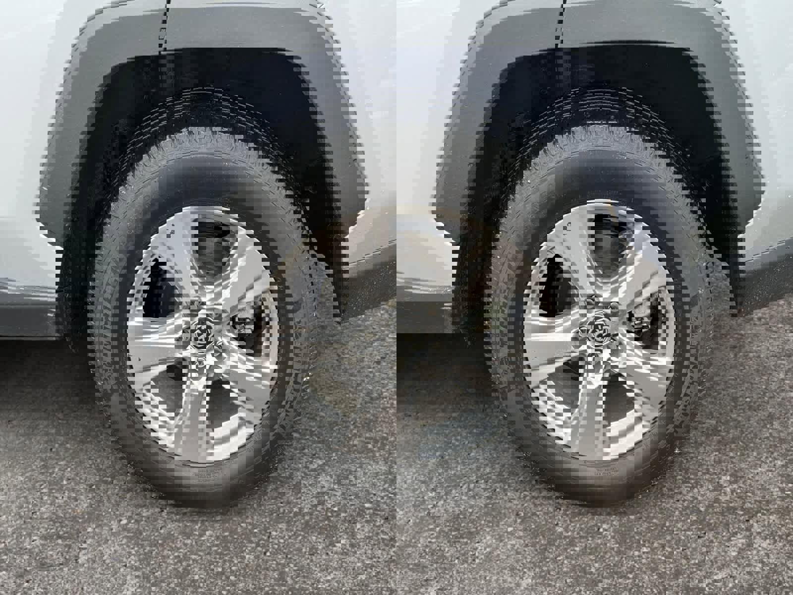 Used 2023 Toyota RAV4 XLE w/ Convenience Package image 14