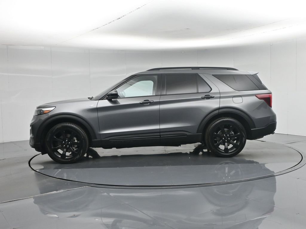 Used 2023 Ford Explorer ST-Line w/ Class IV Trailer Tow Package RWD image 35