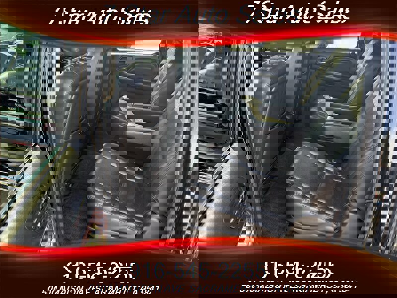 Used 2014 GMC Yukon XL Denali image 22